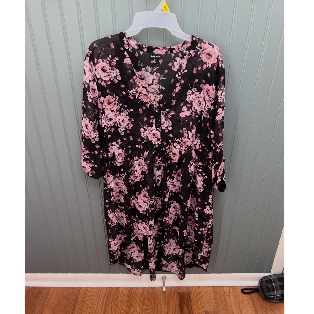 Torrid Black Pink Floral Chiffon Button Front High Low Tunic Top Size 0 L XL
